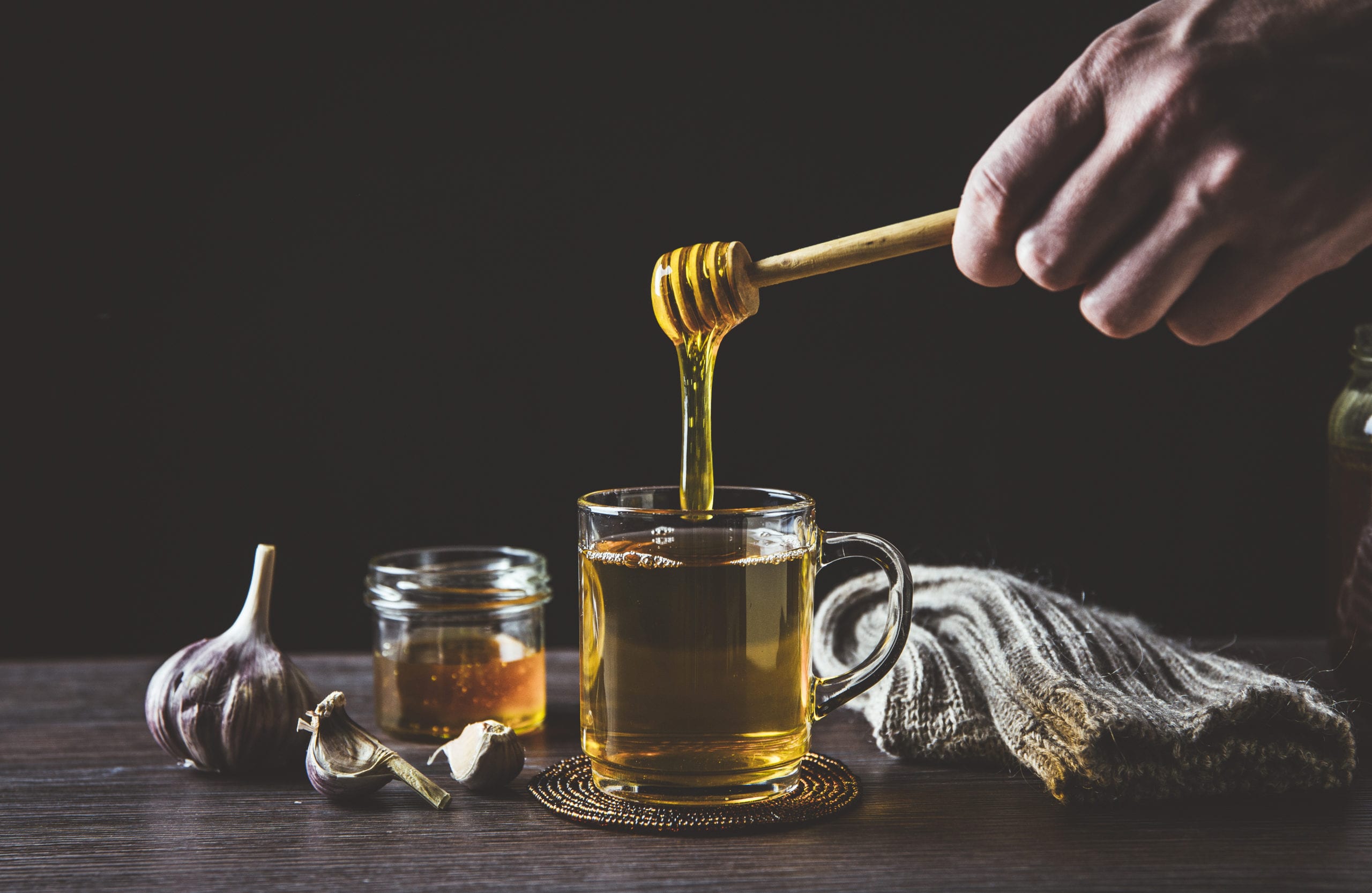 8 NATURAL REMEDIES TO SOOTHE A SORE THROAT
